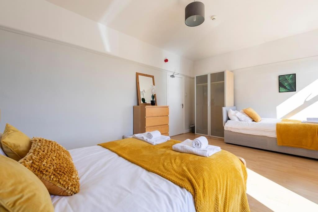Beach Townhouse - 350 Yard From The Beach! Holiday home Swansea