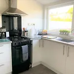 Swansea Beach Townhouse - 350 Yard From The Beach!