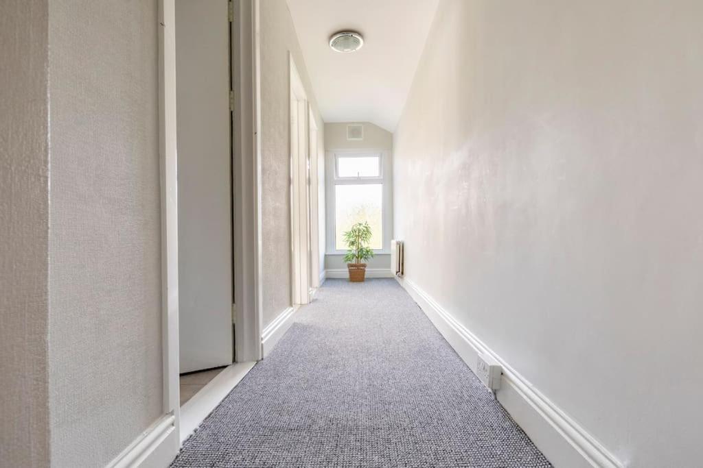 Holiday home Beach Townhouse - 350 Yard From The Beach! Swansea