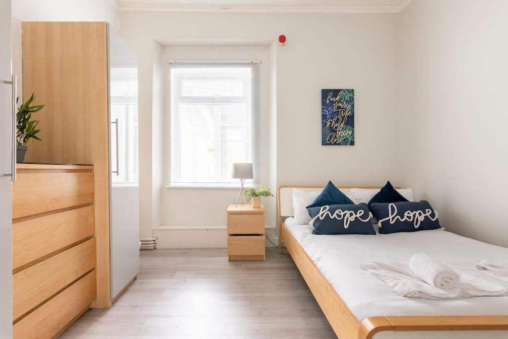 Beach Townhouse - 350 Yard From The Beach! Swansea
